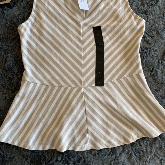 NWT Banana republic tops V-neck size 4 - Picture 3 of 5